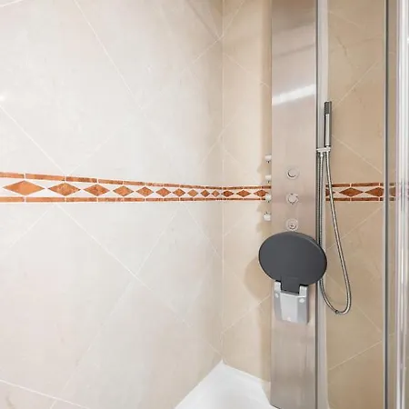 La Grande Palmeraie - Spacieux Avec Vue Mer, Terrasse, Port De Garavan * Menton